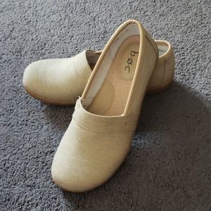 B.o.c. Tan Womens Clogs 6.5